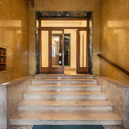 White House In Apartmán *