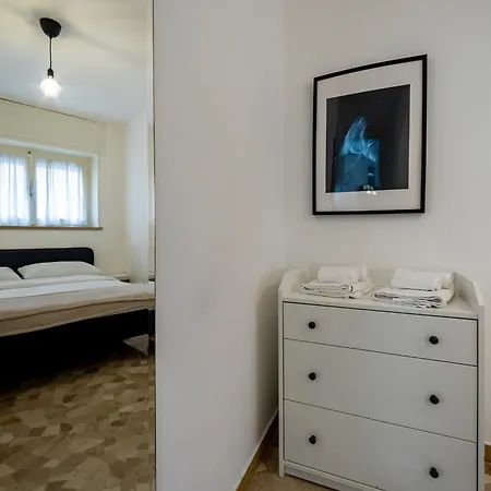 White House In * Vicenza