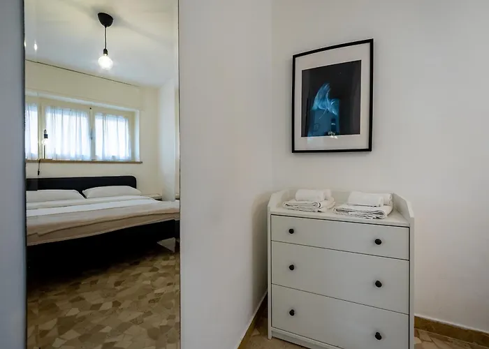 White House In * Vicenza